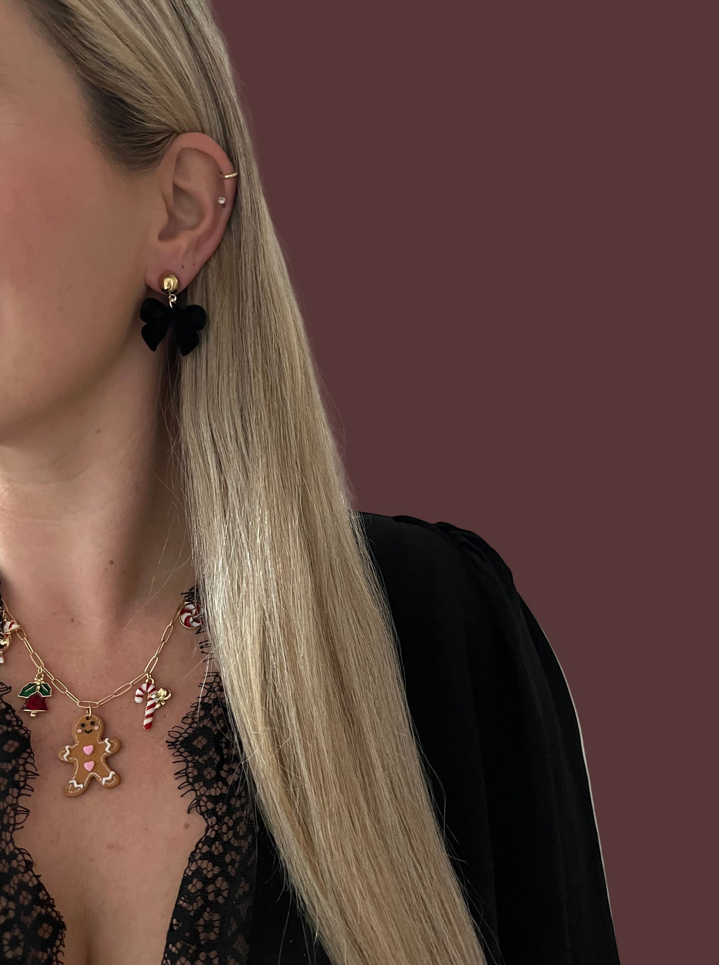 Strik oorbellen velours zwart